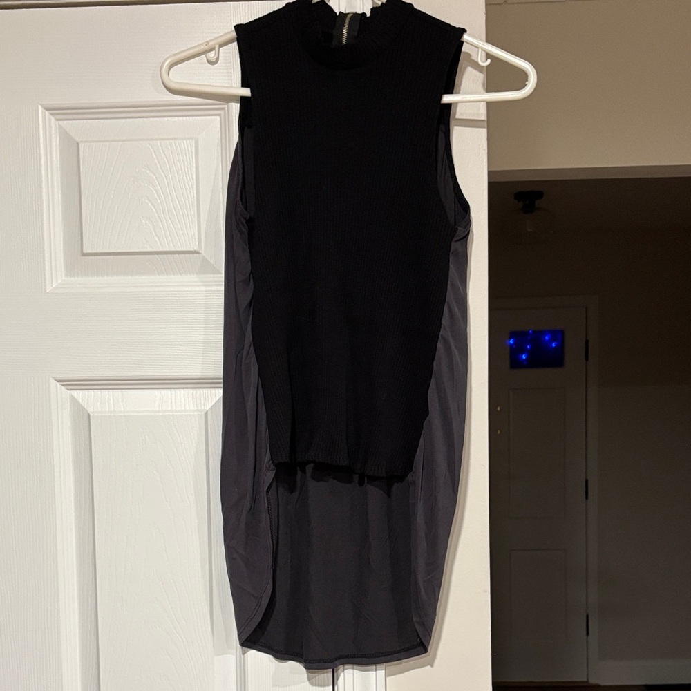 Chic Black and Gray Sleeveless Blouse